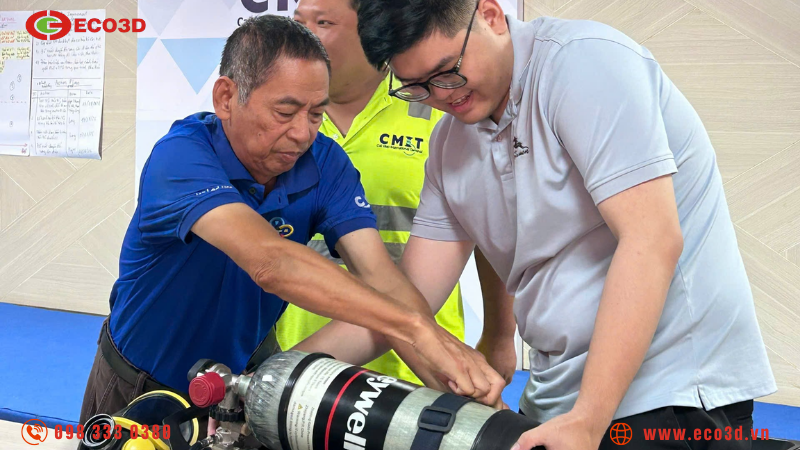 Hướng dẫn sử dụng thiết bị thở SCBA đ&uacute;ng c&aacute;ch