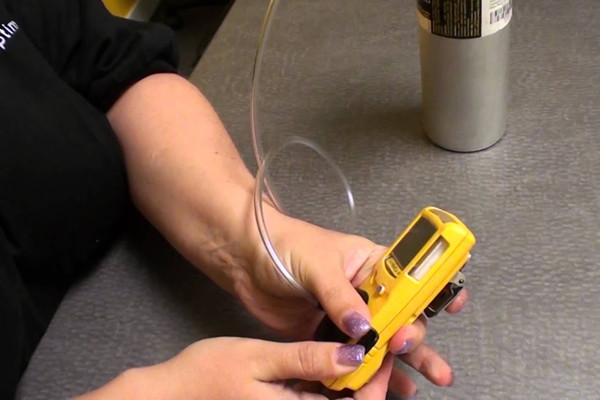 Bump test là gì? Những điều cần biết về Bump test máy dò khí