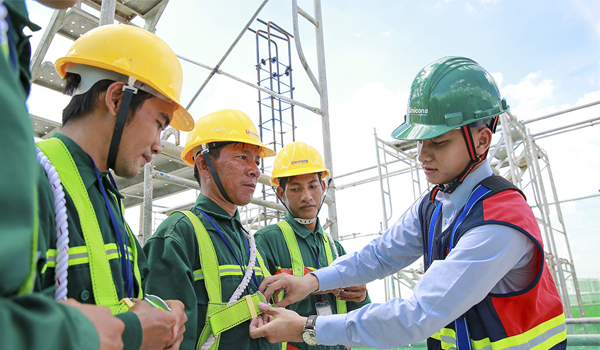 Phân biệt chức vụ qua màu mũ bảo hộ