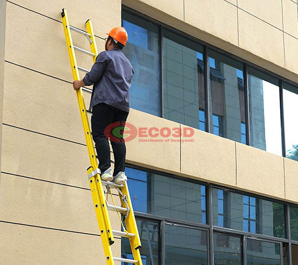 thang trượt cách điện