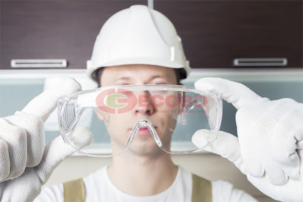 Gợi ý 3 mẫu kính bảo hộ  được tin dùng nhất 2022