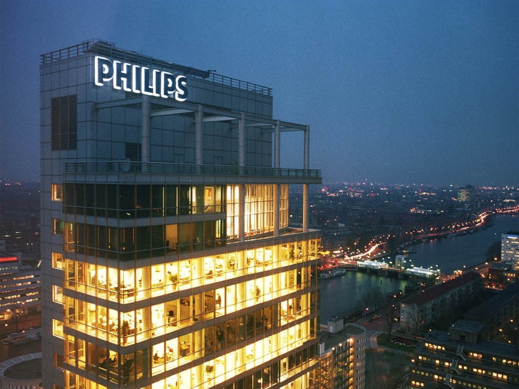 Đ&egraven chiếu s&aacuteng thương hiệu Philips