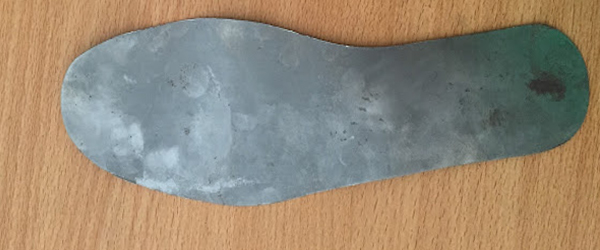 Lót giày kim loại